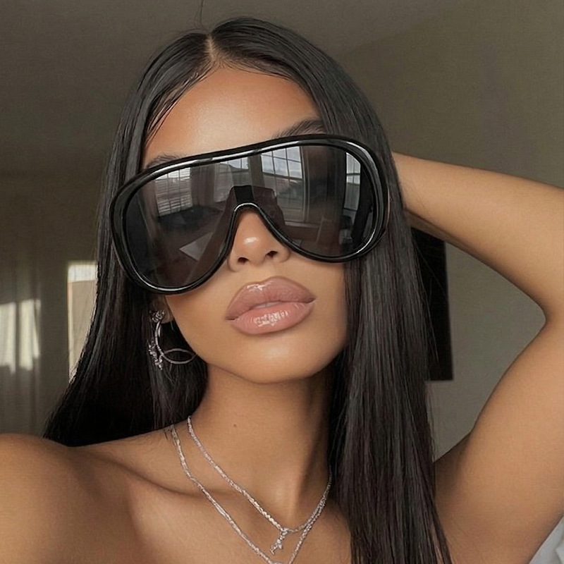 Oversized One Piece Large Fram - Men'S Fashion Xxl 评论和价格